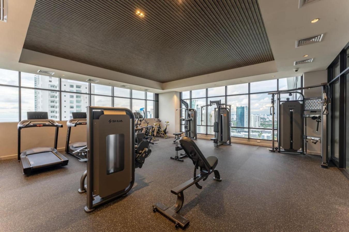 Deluxe Condo Suite 1BR with Ocean and City View Panama City