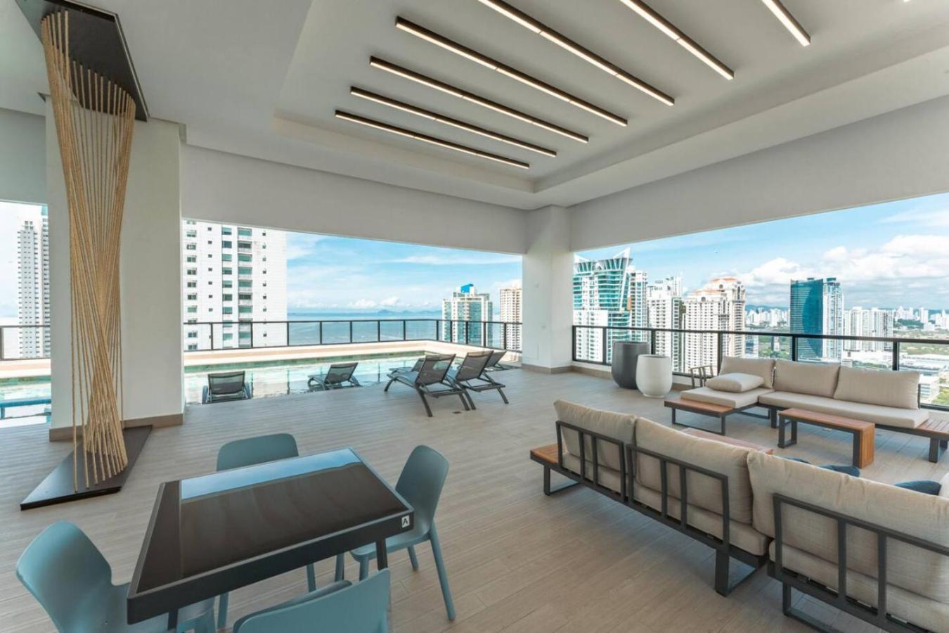 Holiday home Deluxe Condo Suite 1BR with Ocean and City View *